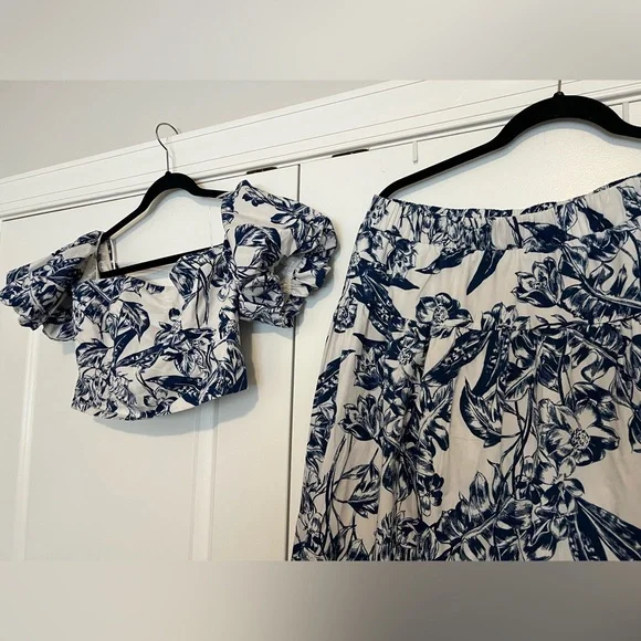 Abercrombie Skirt Set - Picture 7 of 10